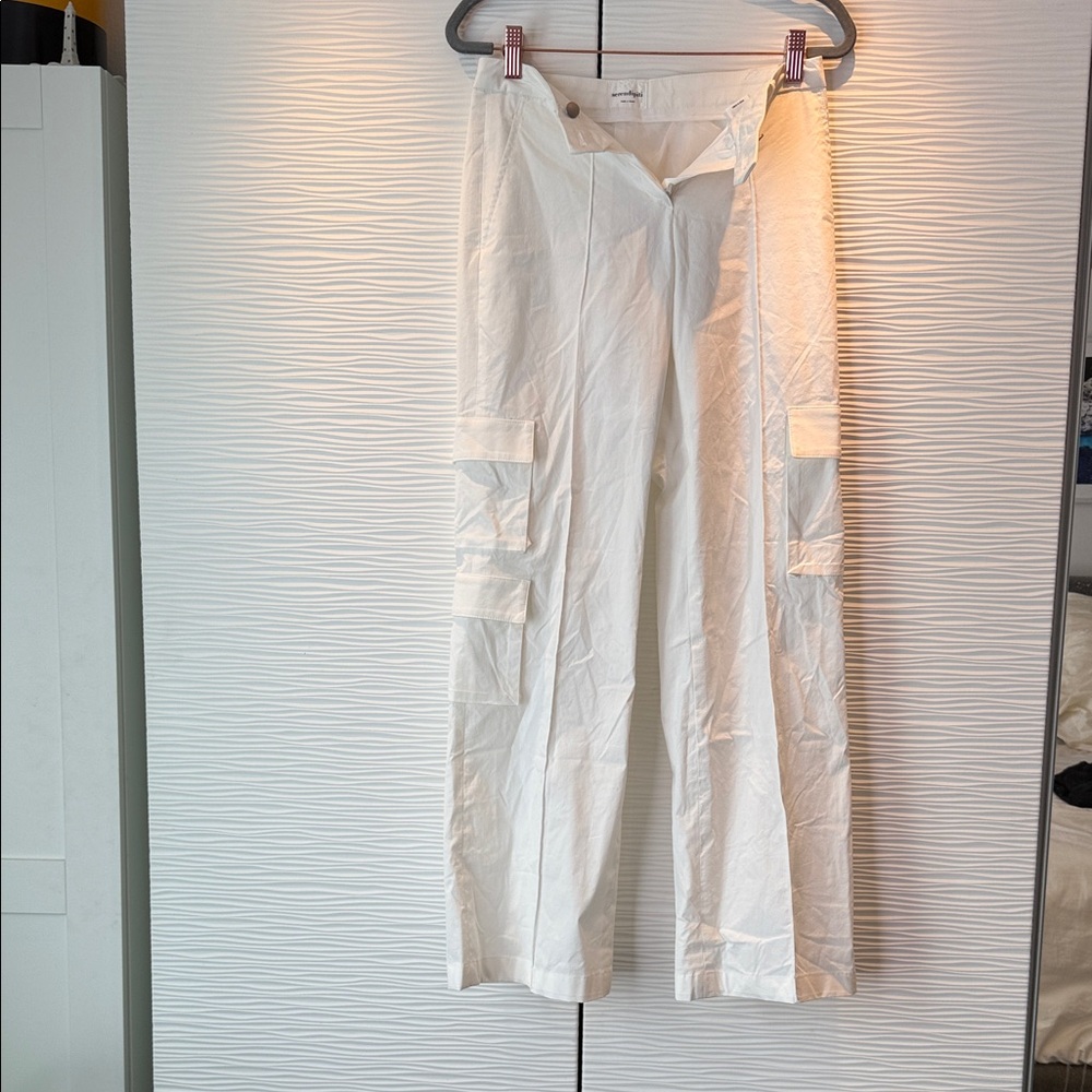Serendipiti SRDPT Women's White Cargo Pants Sz XS. (0/2)